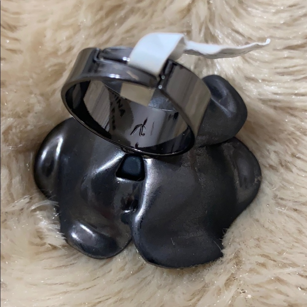 Chunky Flower Ring - Picture 3 of 3